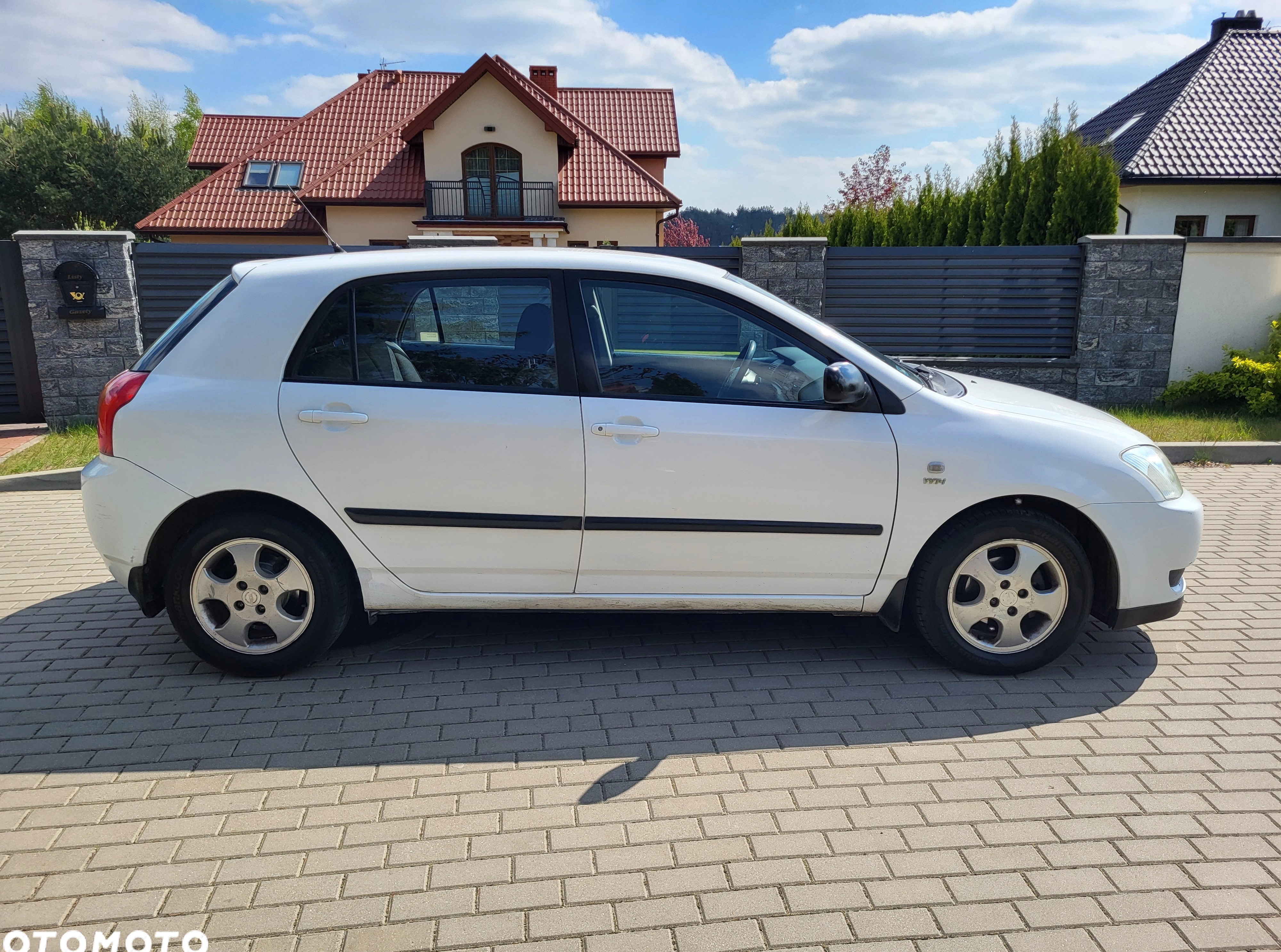 Toyota Corolla cena 8200 przebieg: 275486, rok produkcji 2004 z Warszawa małe 67